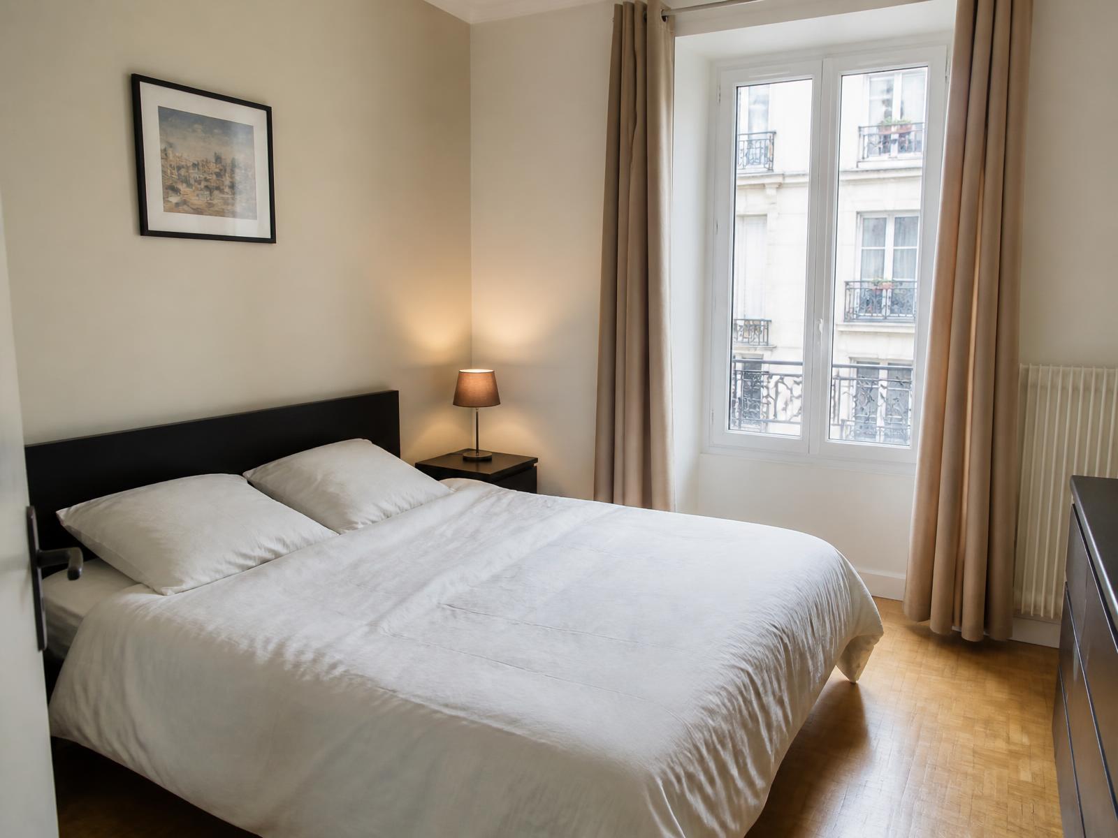 Chambre simple et bien tenue dans un appartement loué par Alix